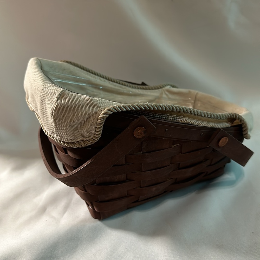 Rich Brown Longaberger Basket 2008 signed with Insert and Cloth - Picture 5 of 6